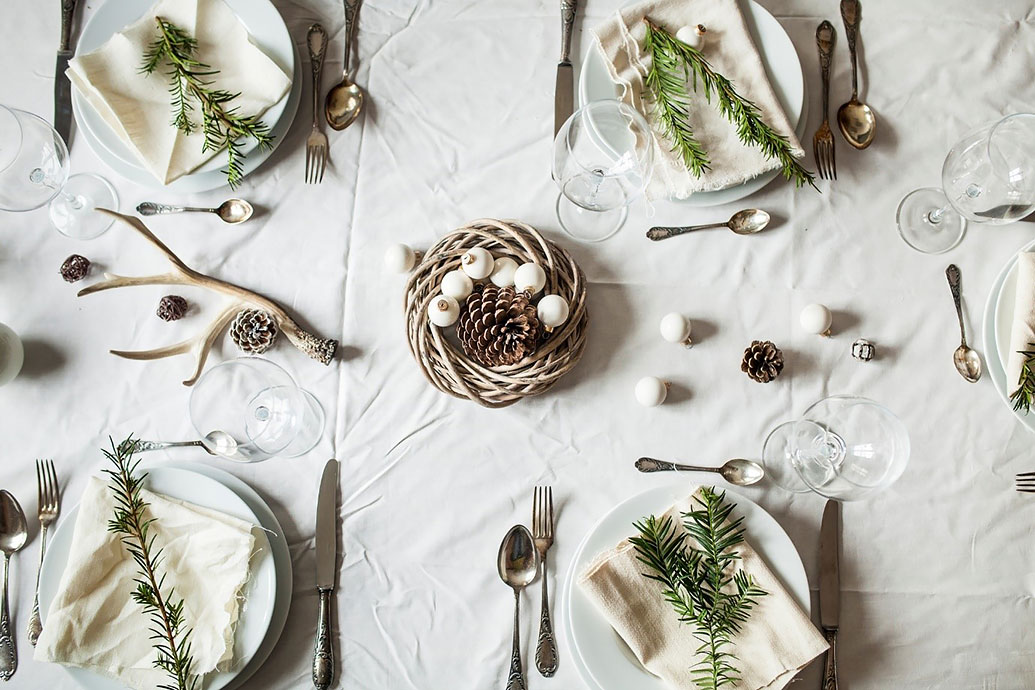 Decorate for Christmas with natural materials