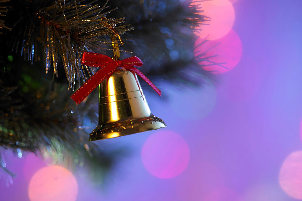 Weihnachtsglocken am Christbaum