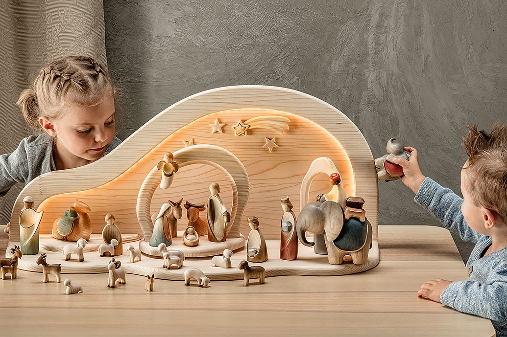 With a children's Christmas crib, the little ones can play wonderfully.
