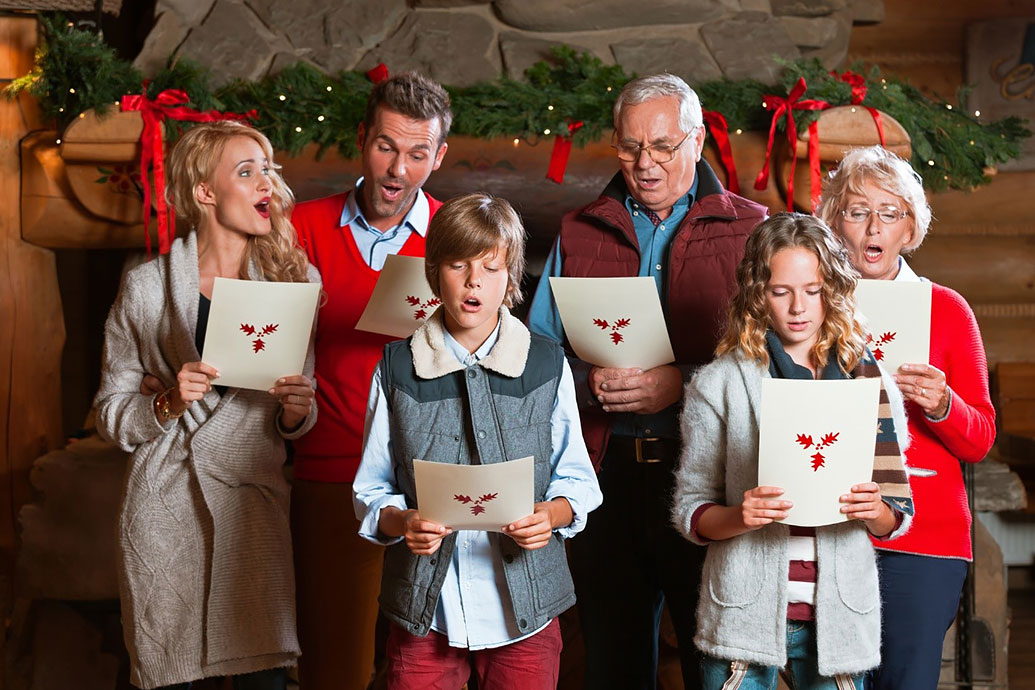 Weihnachtssingen gehört in vielen Familien zum Weihnachtsbrauch