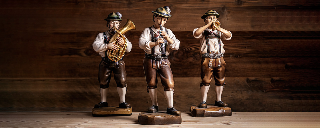 Musicians wooden figures