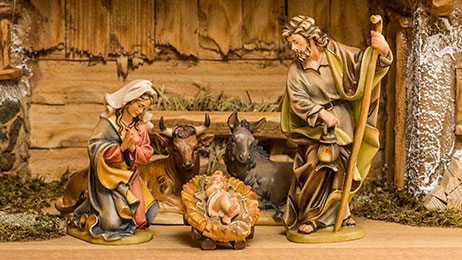 Alpine nativity scene (with pedestal)